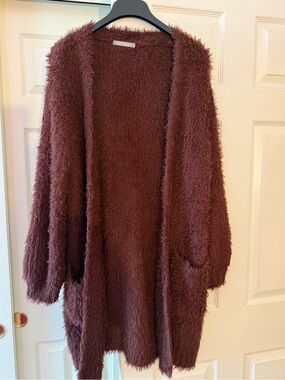Red by BKE Women's Burgundy Faux-Fur Cardigan